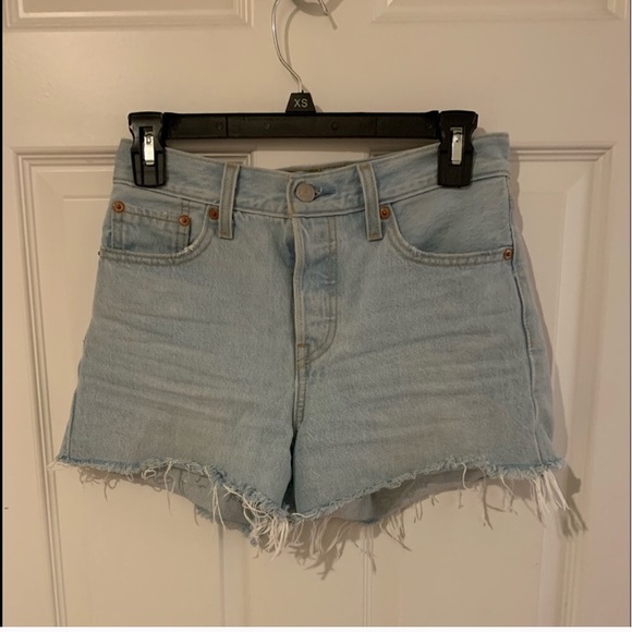 Levi Wedgie Short - Picture 1 of 3